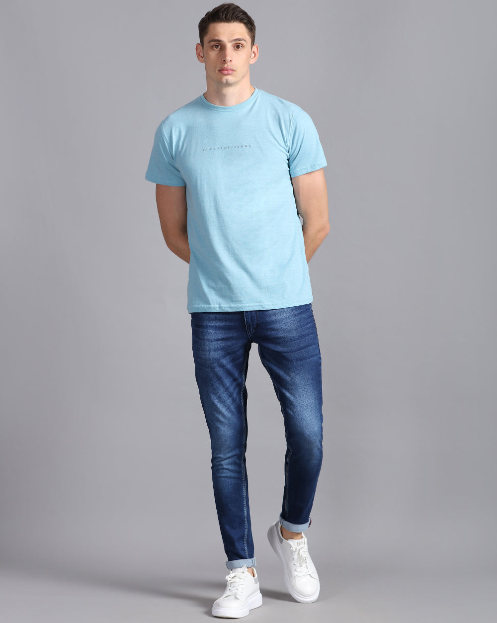 T shirt on sales light blue jeans